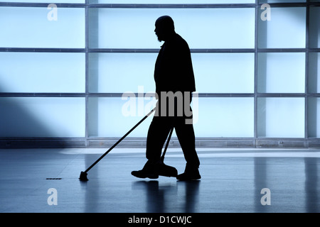 Berlin, Deutschland, die Silhouette einer Besen Kehrmaschine Stockfoto