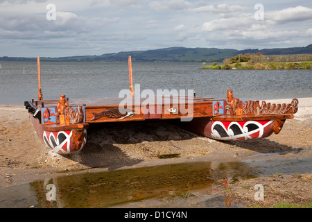 Maori Katamaran, Ohinemutu Maori Dorf, Rotorua, Nordinsel, Neuseeland. Stockfoto