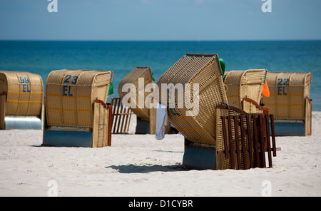 Korbsesseln am Strand im Nordsee-Küste-Niedersachsen-Deutschland Stockfoto