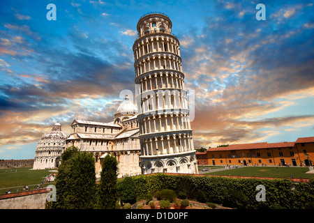 Der Schiefe Turm von Pisa und der Dom bei Sonnenuntergang, Italien Stockfoto