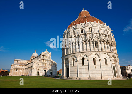 Außenansicht des Bapristry und Dom von Pisa, Italien Stockfoto