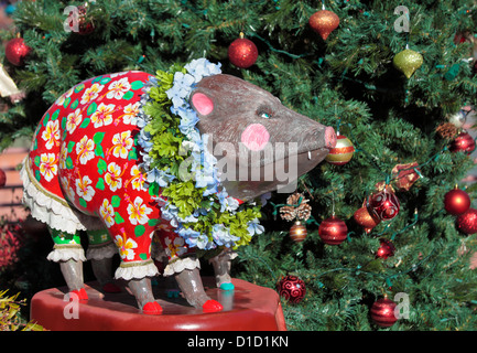 Hawaii-Thema Javelina Artwork von Weihnachtsbaum auf dem Display in die Stadt Sedona während der Ferienzeit Stockfoto