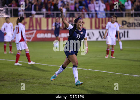 BOCA RATON, FL - 15 Dezember: Sydney Leroux #11 der USA feiert Tor gegen China im FAU-Stadion am 15. Dezember 2012 in Boca Raton, Florida USA China 4: 1 besiegt. Foto von Mauricio Paiz Stockfoto