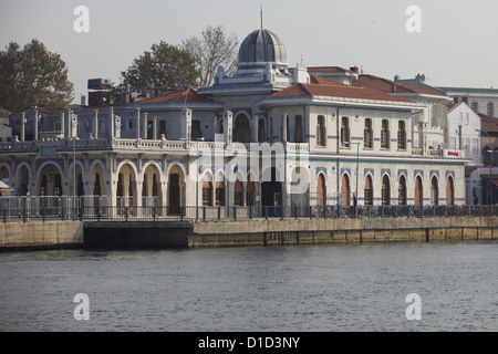 Fährhaus am Buykada, der größten Insel der Fürsten, in das Meer von Marmara, in der Nähe von Istanbul, Türkei Stockfoto