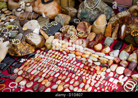 Schmuck und Edelstein zum Verkauf auf Markt Stockfoto