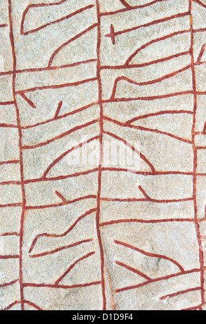 Alte historische nordischen Runen in Stein graviert. Die Stein befindet sich am Rok in Ostergotland in Schweden Stockfoto