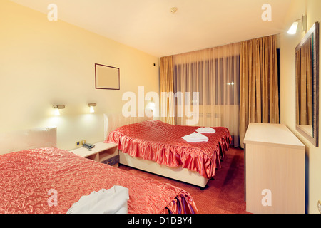 Innenraum eines Hotelzimmers für zwei, modernen und klassischen Stil. Stockfoto