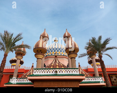 Minarette und Kuppeln in Fantasia, ein Entertainment-Center in Sharm El Sheikh, Ägypten Stockfoto