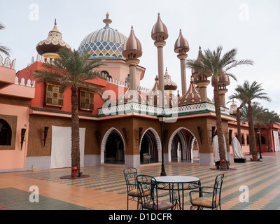 Bögen und Dome im Palast innen Fantasia, ein Entertainment-Center in Sharm El Sheikh, Ägypten Stockfoto