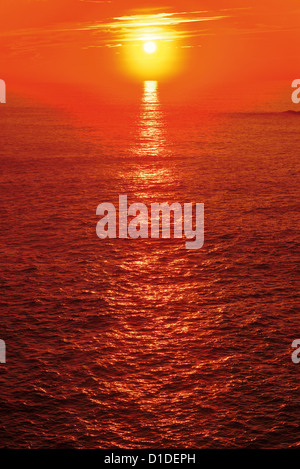 Portugal, Algarve: Malerischen Sonnenuntergang am Strand von Amado Stockfoto