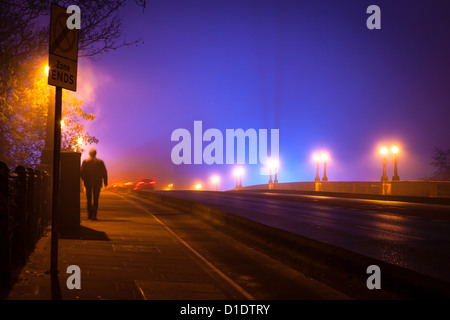 Kingston Bridge und Riverside Stockfoto