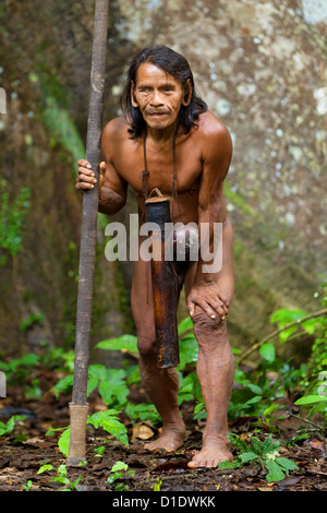 Typische Huaorani Jäger Portrait Waorani finden Yasuni National Park Ecuador Schießen Im Dschungel in Umgebungslicht Stockfoto