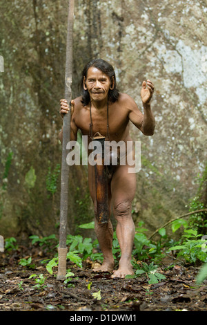 Typische Huaorani Jäger Portrait Waorani finden Yasuni National Park Ecuador Schießen Im Dschungel in Umgebungslicht Stockfoto