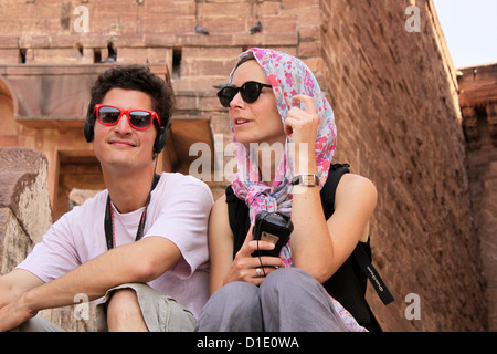 Wiedergeben von Audio Touristen führen Jodhpur Fort Rajasthan Indien Stockfoto