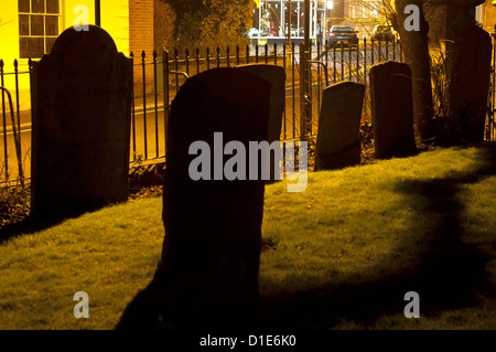 Friedhof in der Nacht Stockfoto