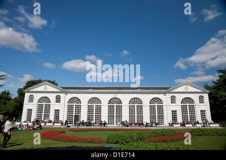 Orangerie mit Olympischen Themengarten, Royal Botanic Gardens, Kew, in der Nähe von Richmond, Surrey, England, Vereinigtes Königreich, Europa Stockfoto