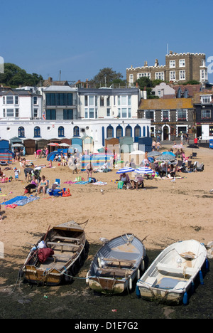 Strand mit Bleak House im Hintergrund, Viking Bay, Broadstairs, Kent, England, Vereinigtes Königreich, Europa Stockfoto