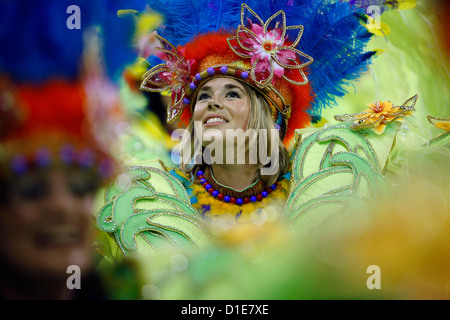 Karnevalsumzug in die Sambodrome, Rio De Janeiro, Brasilien, Südamerika Stockfoto