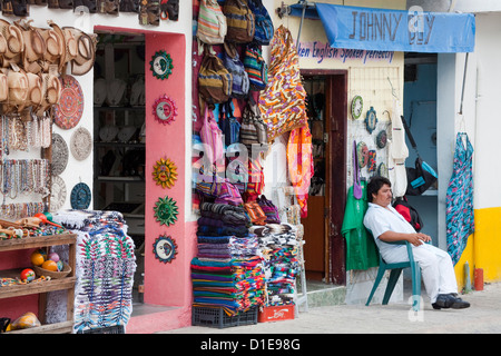 Handwerk zu speichern, in San Miguel, die Insel Cozumel, Quintana Roo, Mexiko, Nordamerika Stockfoto