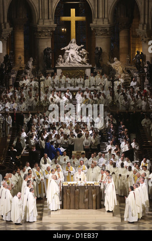 Chrisam Masse (Ostern Mittwoch) in der Kathedrale Notre Dame, Paris, Frankreich, Europa Stockfoto