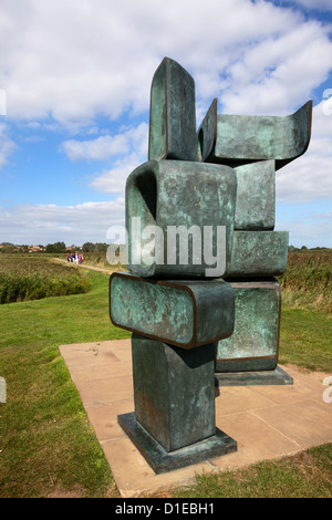 The Family of Man 1970, Barabara Hepworth Bildhauerei an Snape Maltings, Suffolk, England, Vereinigtes Königreich, Europa Stockfoto