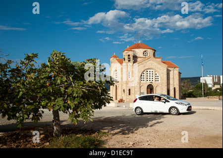 Agios Georgios-Kirche befindet sich auf der Klippe nördlich von Coral Bay Zypern Stockfoto
