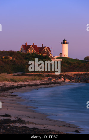 Nobska Point Light ist ein Leuchtturm befindet sich auf der südwestlichen Spitze von Cape Cod, Massachusetts. Stockfoto