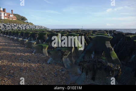 Neue Küstenschutz Cobbold Punkt, Felixstowe, Suffolk, England Stockfoto