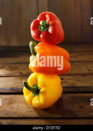 Gemischte rote, gelbe & orange frische Paprika-Fotos, Bilder & Bilder Stockfoto