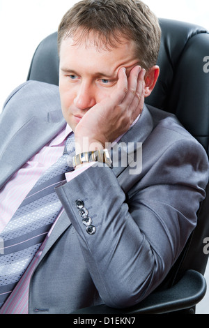 Porträt der schönen Business-Mann mit blauen Augen, die isoliert auf weißem Hintergrund hautnah. Stockfoto