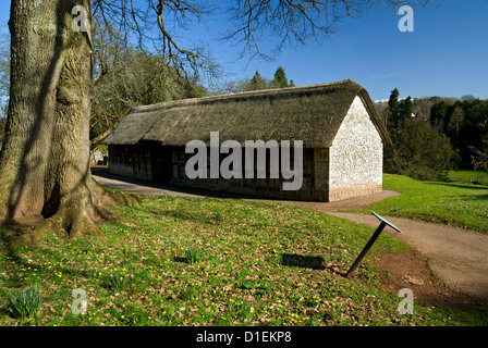 Fachwerk reetgedeckten Scheune aus 1550 Nationalgeschichte Museum St Fagans Cardiff South Wales, Australia Stockfoto