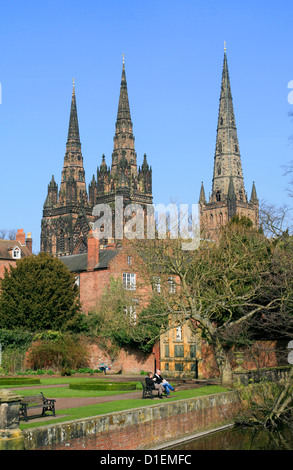 Kathedrale von Lichfield aus Münster Brücke Lichfield Staffordshire England UK Stockfoto