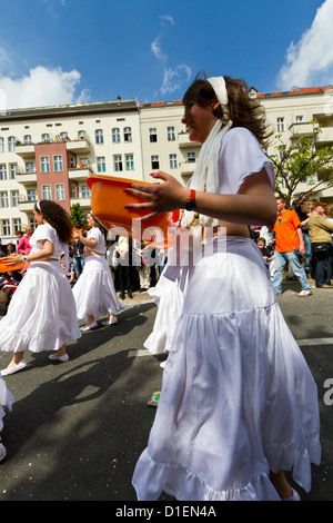Teilnehmer des Karneval der Kulturen in Berlin am 25.05.2010, Deutschland Stockfoto