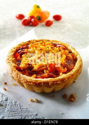 Tomaten & Pfeffer-Blätterteig-Tarte Stockfoto