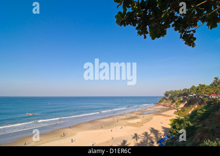 Horizontalen Blick auf die atemberaubende Küste entlang reinwaschen Strand in Varkala, Kerala. Stockfoto