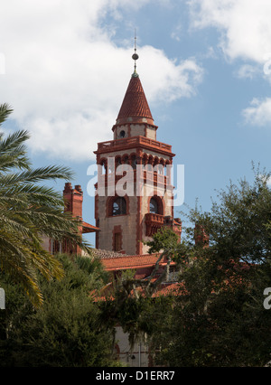 Reich verzierte Turm und Details von Ponce de Leon Hotel jetzt Flagler College Henry Flagler in St. Augustine Florida gebaut Stockfoto