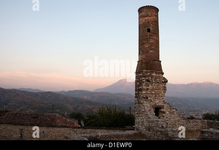 Ruiniert die rote Moschee in Berat Burg in Albanien Stockfoto