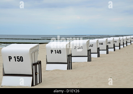 Liegestühle am Strand des höchsten, Usedom, Deutschland Stockfoto