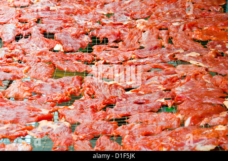 Trockenfleisch ist durch das Licht der Sonne, Thai-Küche erhalten. Stockfoto