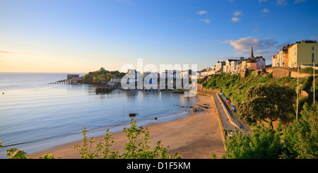 Tenby Hafen Tenby Pembrokeshire Wales im Morgengrauen Stockfoto