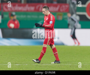 Deutscher Pokal - FC Augsburg V FC Bayern München 0-2 am 18. Dezember 2012: Frank Ribery (Bayern) verlässt das Feld nach seiner roten Karte. Stockfoto