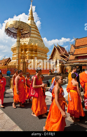 Jungen Novizen, Wat Prathat Doi Suthep, Chiang Mai, Thailand Stockfoto