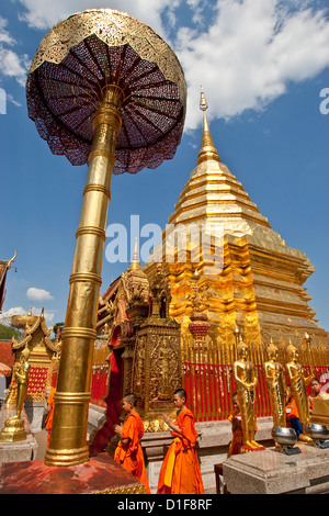 Jungen Novizen, Wat Prathat Doi Suthep, Chiang Mai, Thailand Stockfoto