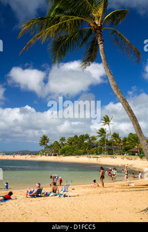 Poipu Beach Park auf der südlichen Küste von Kauai Island, Hawaii, USA. Stockfoto