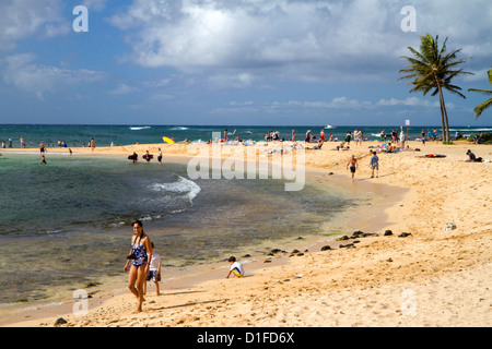 Poipu Beach Park auf der südlichen Küste von Kauai Island, Hawaii, USA. Stockfoto