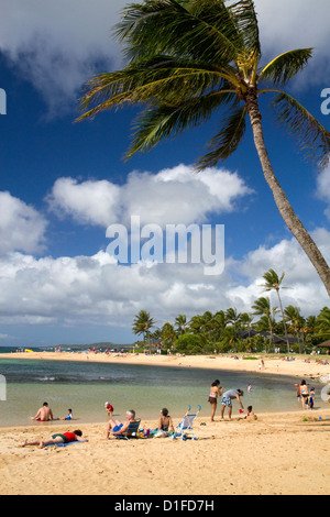 Poipu Beach Park auf der südlichen Küste von Kauai Island, Hawaii, USA. Stockfoto