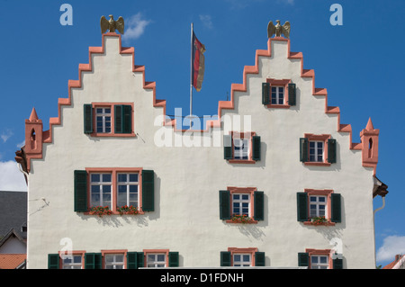 Die Fassade aus dem 17. Jahrhundert Rathaus, Oppenheim, Rheinland-Pfalz, Deutschland, Europa Stockfoto