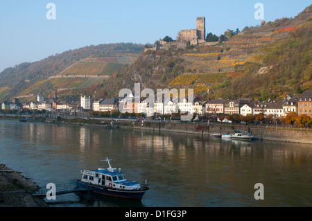 Rhein Tal Schloss Burg Gutenfels bei Kaub im Herbst Stockfoto