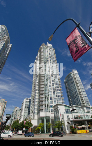 Die ultra moderne Stadt Vancouver British Columbia Kanada mit seinem Seehafen und Wolkenkratzer Stockfoto