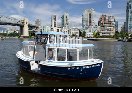 Die ultra moderne Stadt Vancouver British Columbia Kanada mit seinem Seehafen und Wolkenkratzer Stockfoto